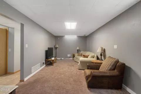 1414 Spaulding Ave, Bismarck, ND 58501 photo 14