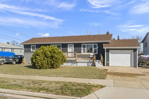 1414 Spaulding Ave, Bismarck, ND 58501 photo 1