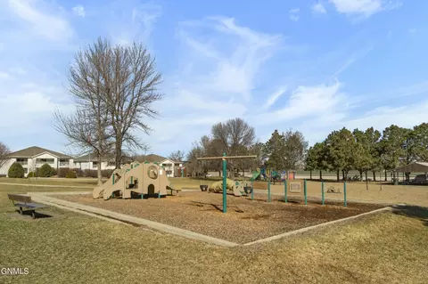1414 Spaulding Ave, Bismarck, ND 58501 photo 26