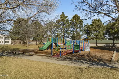 1414 Spaulding Ave, Bismarck, ND 58501 photo 28