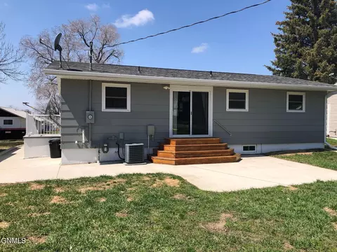 305 3rd St NE, Linton, ND 58552 photo 38