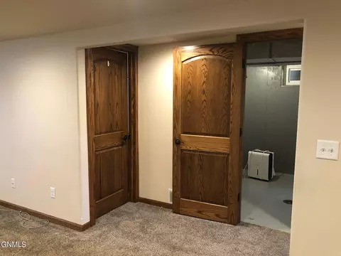 305 3rd St NE, Linton, ND 58552 photo 24