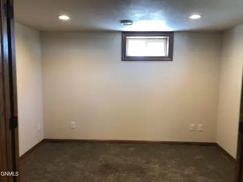 305 3rd St NE, Linton, ND 58552 photo 30