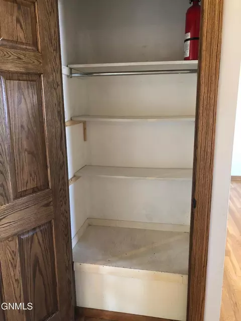 305 3rd St NE, Linton, ND 58552 photo 6