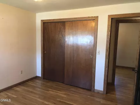 305 3rd St NE, Linton, ND 58552 photo 15