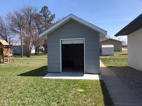 305 3rd St NE, Linton, ND 58552 photo 41