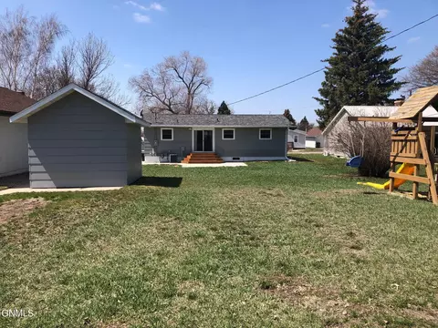 305 3rd St NE, Linton, ND 58552 photo 43