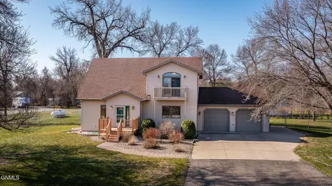5839 Lariat Loop, Bismarck, ND 58503 photo 1