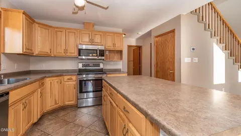 5839 Lariat Loop, Bismarck, ND 58503 photo 10