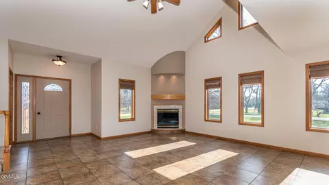 5839 Lariat Loop, Bismarck, ND 58503 photo 7