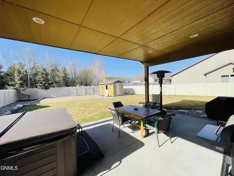 1617 Aspen Loop, Williston, ND 58801 photo 35