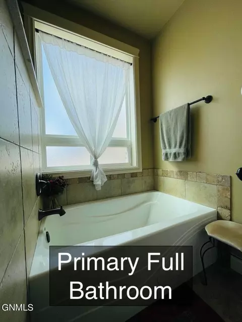 1617 Aspen Loop, Williston, ND 58801 photo 15
