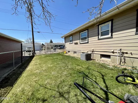 910 4th St SW, Sidney, MT 59270 photo 25