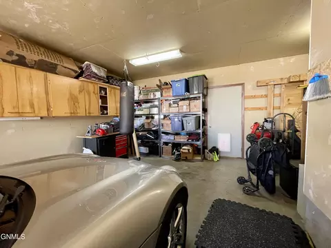 910 4th St SW, Sidney, MT 59270 photo 23