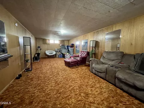 910 4th St SW, Sidney, MT 59270 photo 12