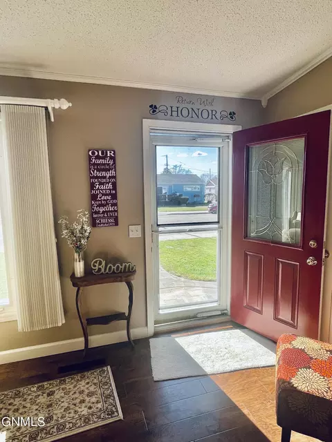 1508 7th Ave W, Williston, ND 58801 photo 5