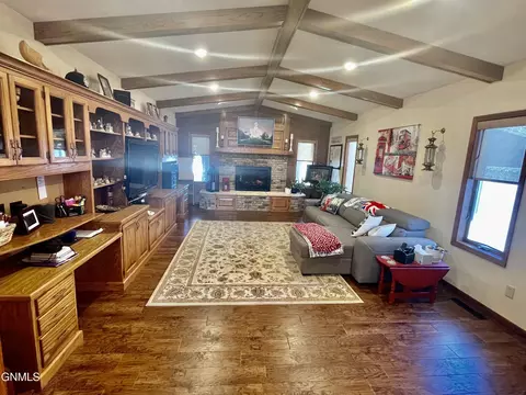 1508 7th Ave W, Williston, ND 58801 photo 9