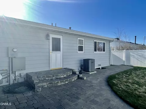 1508 7th Ave W, Williston, ND 58801 photo 35