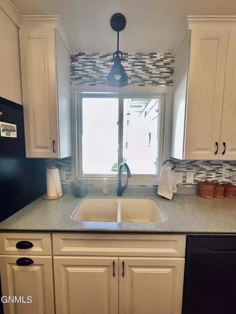 1508 7th Ave W, Williston, ND 58801 photo 18