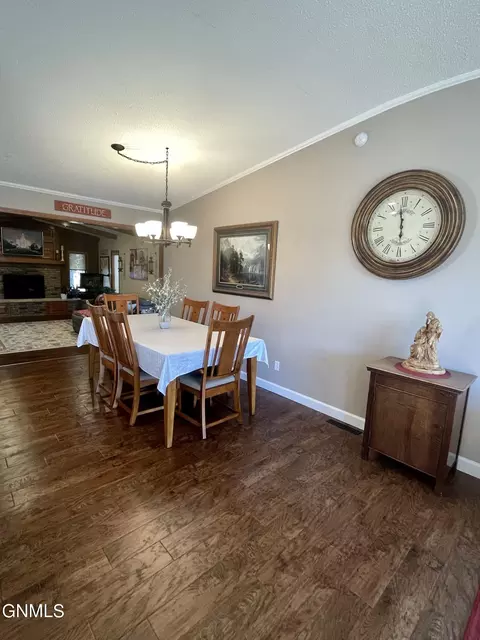 1508 7th Ave W, Williston, ND 58801 photo 8