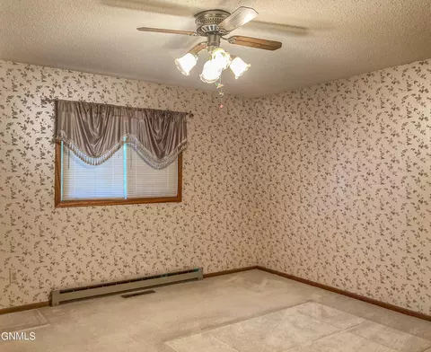 515 Arthur St, Stanton, ND 58571 photo 11