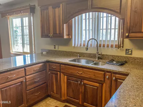 515 Arthur St, Stanton, ND 58571 photo 6