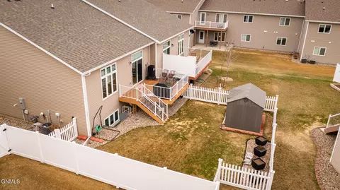 1744 Calgary Loop, Bismarck, ND 58503 photo 4