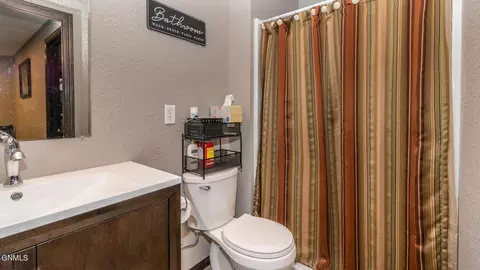 1744 Calgary Loop, Bismarck, ND 58503 photo 34
