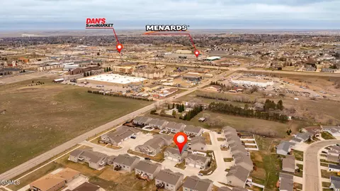 1744 Calgary Loop, Bismarck, ND 58503 photo 9