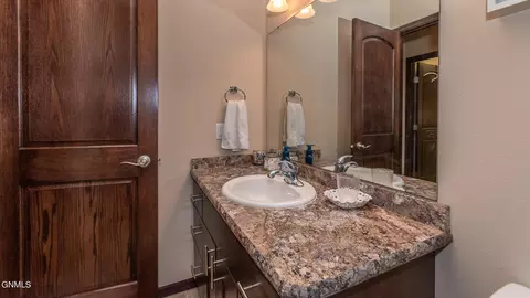 1744 Calgary Loop, Bismarck, ND 58503 photo 23