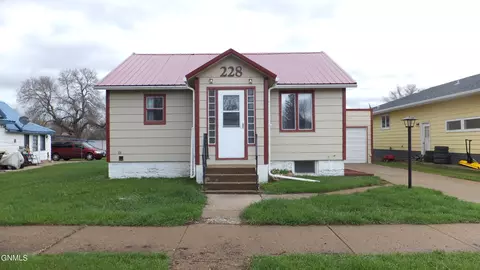 228 Maple St, Hebron, ND 58638 photo 1