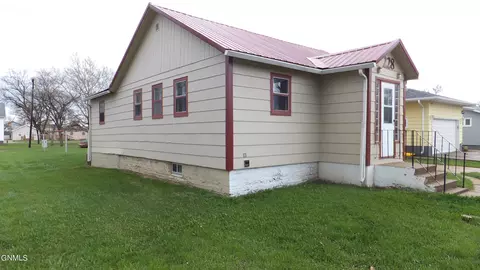 228 Maple St, Hebron, ND 58638 photo 29