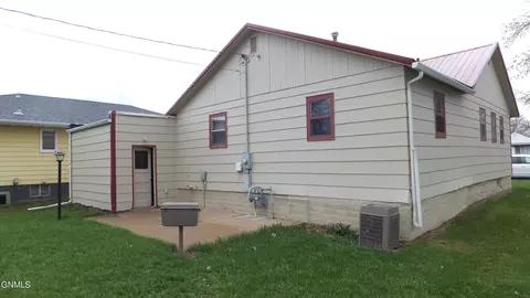 228 Maple St, Hebron, ND 58638 photo 31