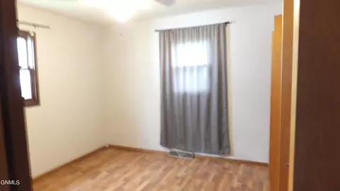 228 Maple St, Hebron, ND 58638 photo 12