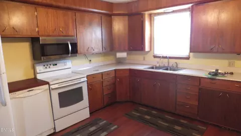 228 Maple St, Hebron, ND 58638 photo 6