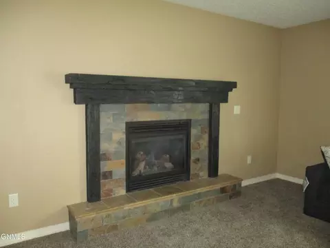 2105 12th Ave W, Williston, ND 58801 photo 2