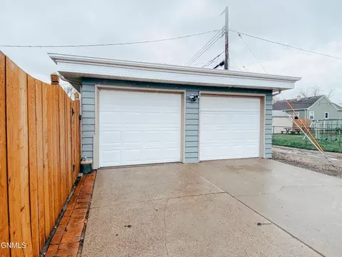 1323 1st Ave E, Williston, ND 58801 photo 12