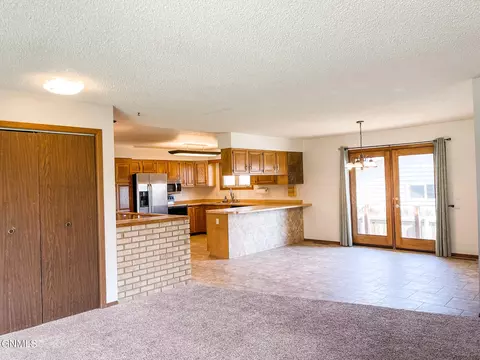 809 22nd St E, Williston, ND 58801 photo 7