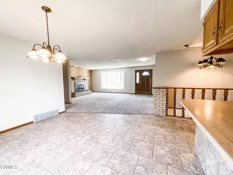 809 22nd St E, Williston, ND 58801 photo 14