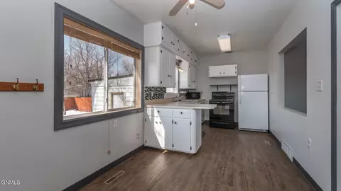 40 9th St E, Dickinson, ND 58601 photo 10