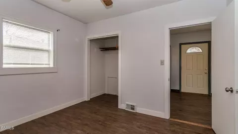 40 9th St E, Dickinson, ND 58601 photo 17