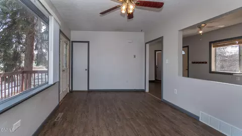 40 9th St E, Dickinson, ND 58601 photo 9