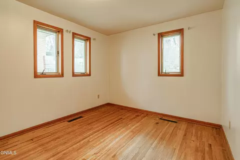 1204 Sunset Dr, Mandan, ND 58554 photo 19