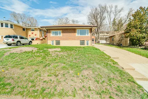 1204 Sunset Dr, Mandan, ND 58554 photo 46