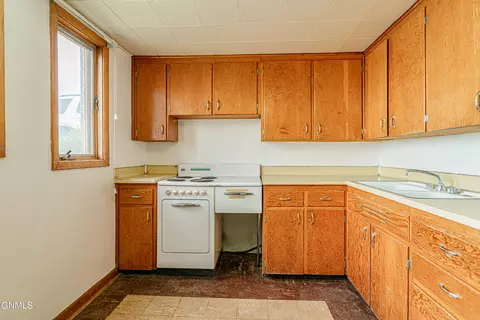 1204 Sunset Dr, Mandan, ND 58554 photo 29