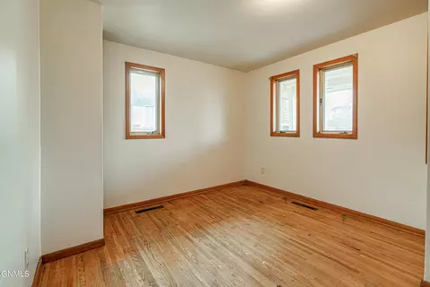 1204 Sunset Dr, Mandan, ND 58554 photo 21