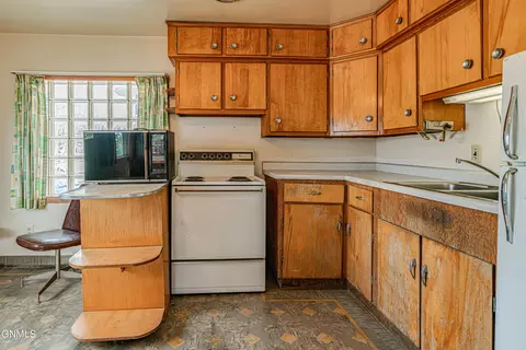 1204 Sunset Dr, Mandan, ND 58554 photo 9