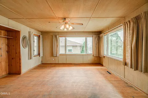 1204 Sunset Dr, Mandan, ND 58554 photo 12