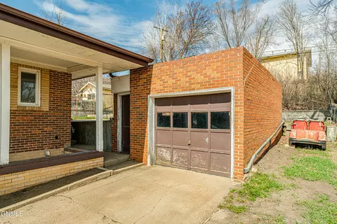 1204 Sunset Dr, Mandan, ND 58554 photo 6