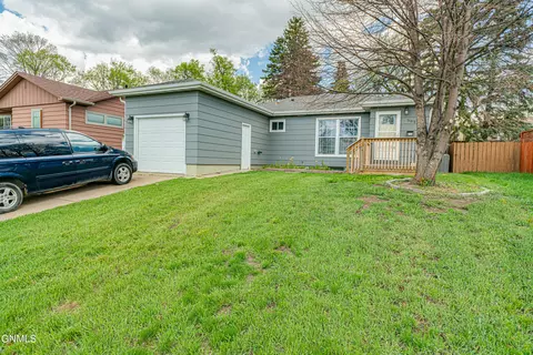 502 Mason Ave, Bismarck, ND 58501 photo 7